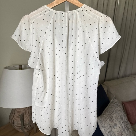 H&M White Black Dotted Line Blouse Butterfly Flutter Sleeves V Neck Size 10 - Picture 4 of 7
